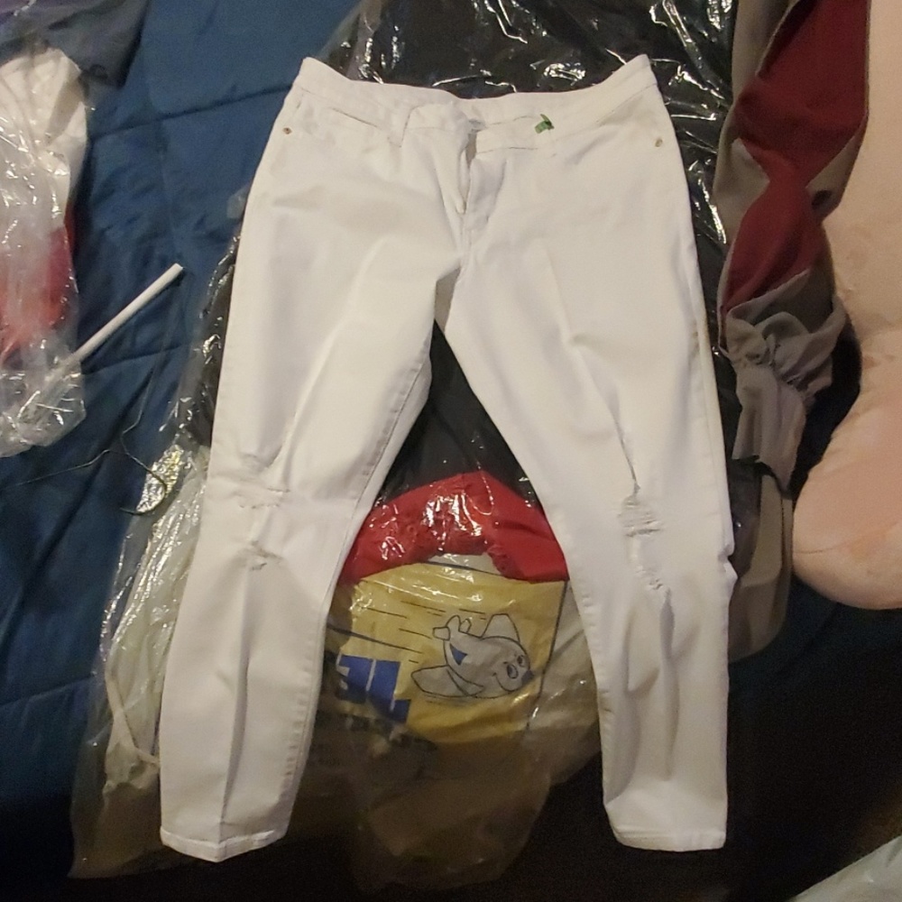 Arizona Jeans. Above the ankle i think.